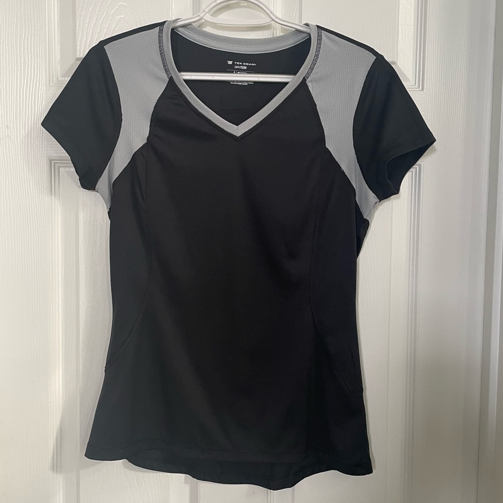 Sz S Tek Gear DryTEK V-Neck Black and Gray top.